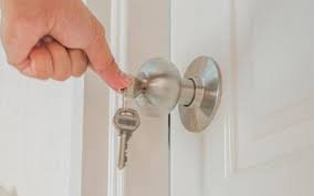 KEY SPINNING IN DOOR LOCK ALWOODLEY